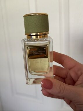 Dolce & Gabbana Velvet Bergamot Eau de Parfum - Pale Gold & Olive Cap